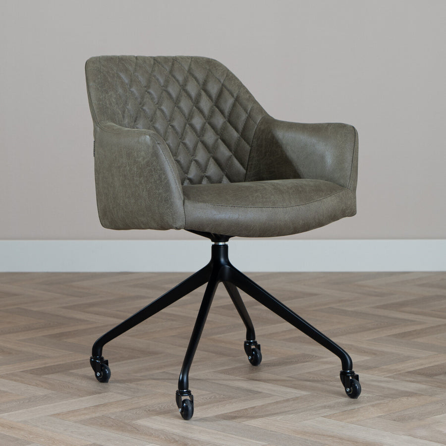 Eetkamerstoelen van Meubeldumper