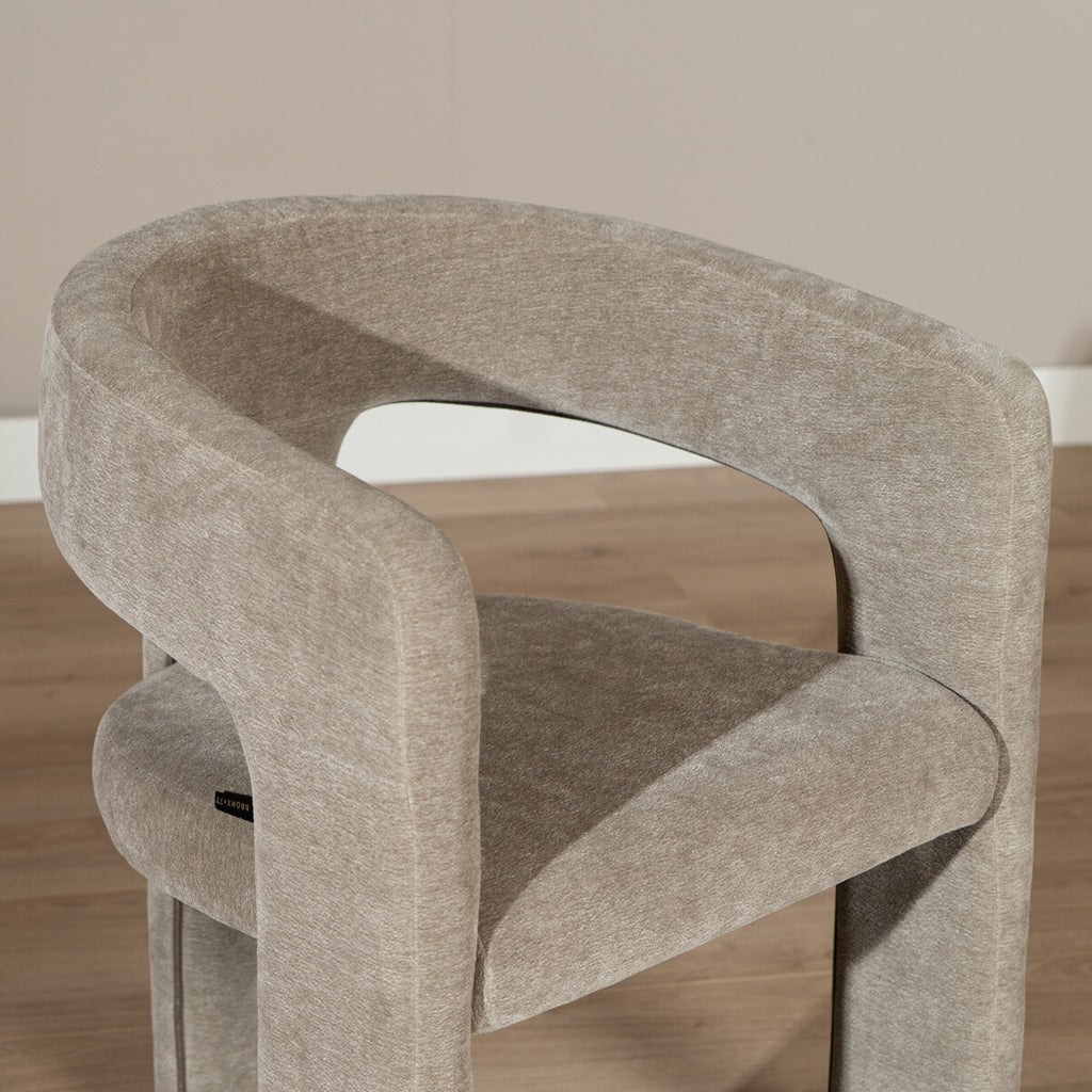 Scandinavische eetkamerstoel Bibi chenille taupe