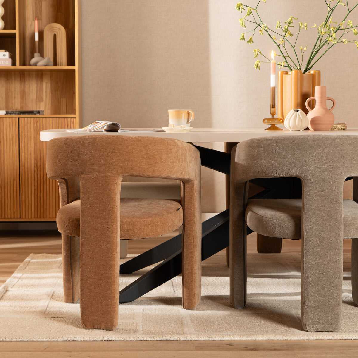 Scandinavische eetkamerstoel Bibi chenille terracotta