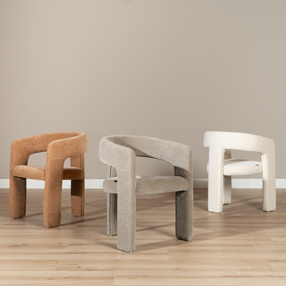 Scandinavische eetkamerstoel Bibi chenille terracotta