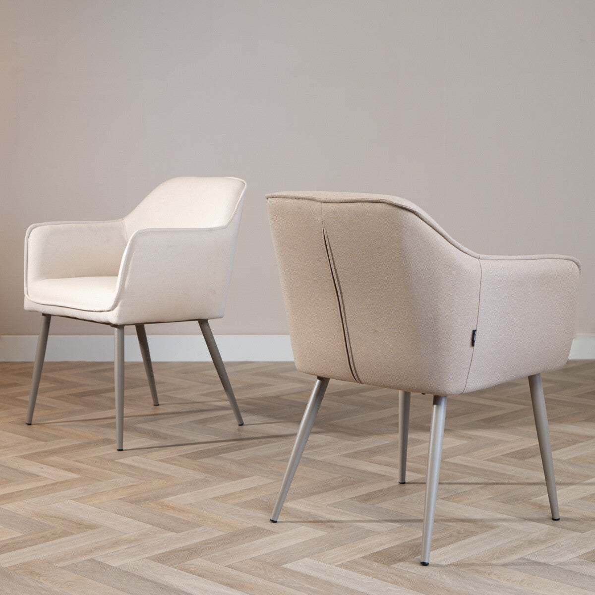 Scandinavische eetkamerstoel Elin taupe gerecyclede stof