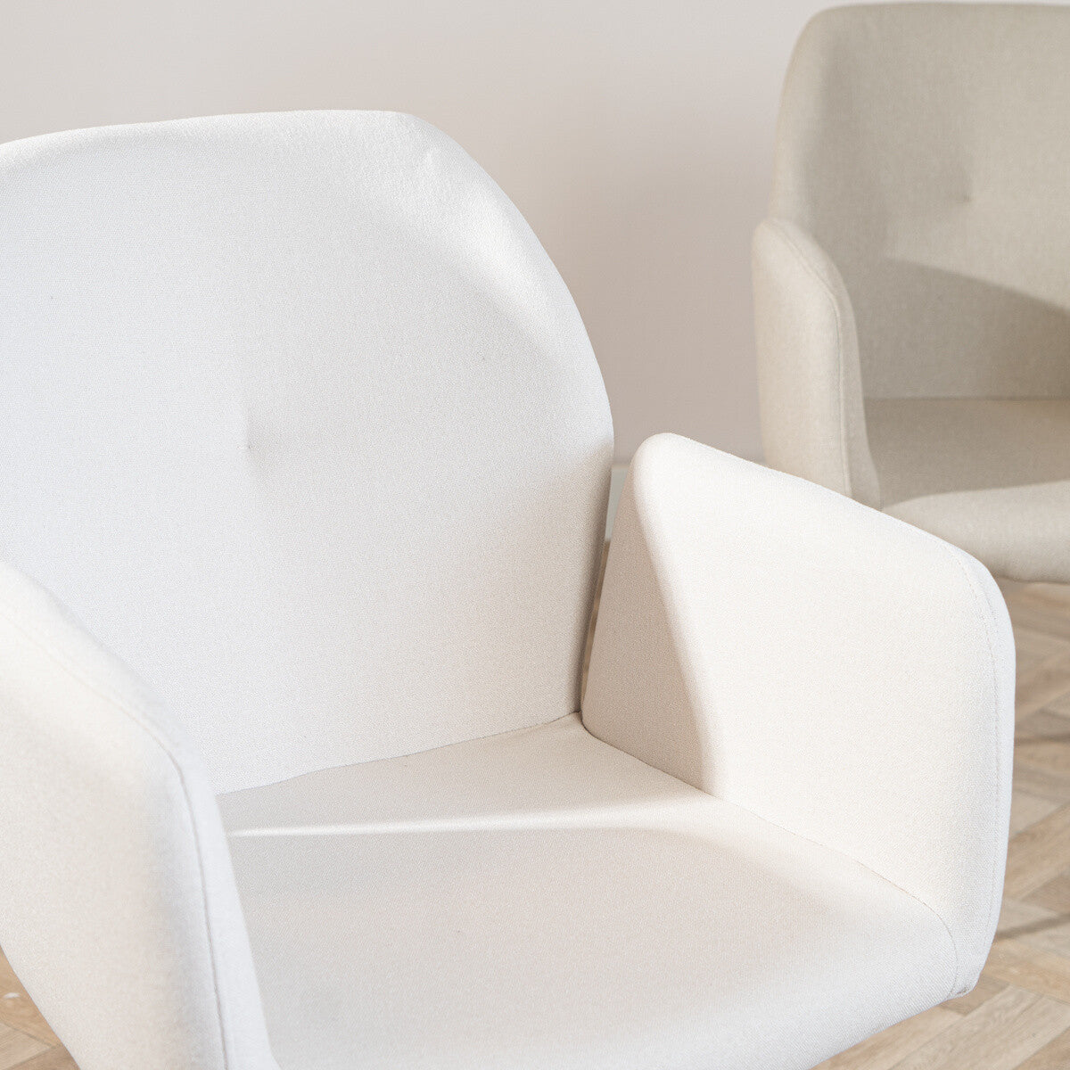 Scandinavische eetkamerstoel Frey gerecyclede stof off white